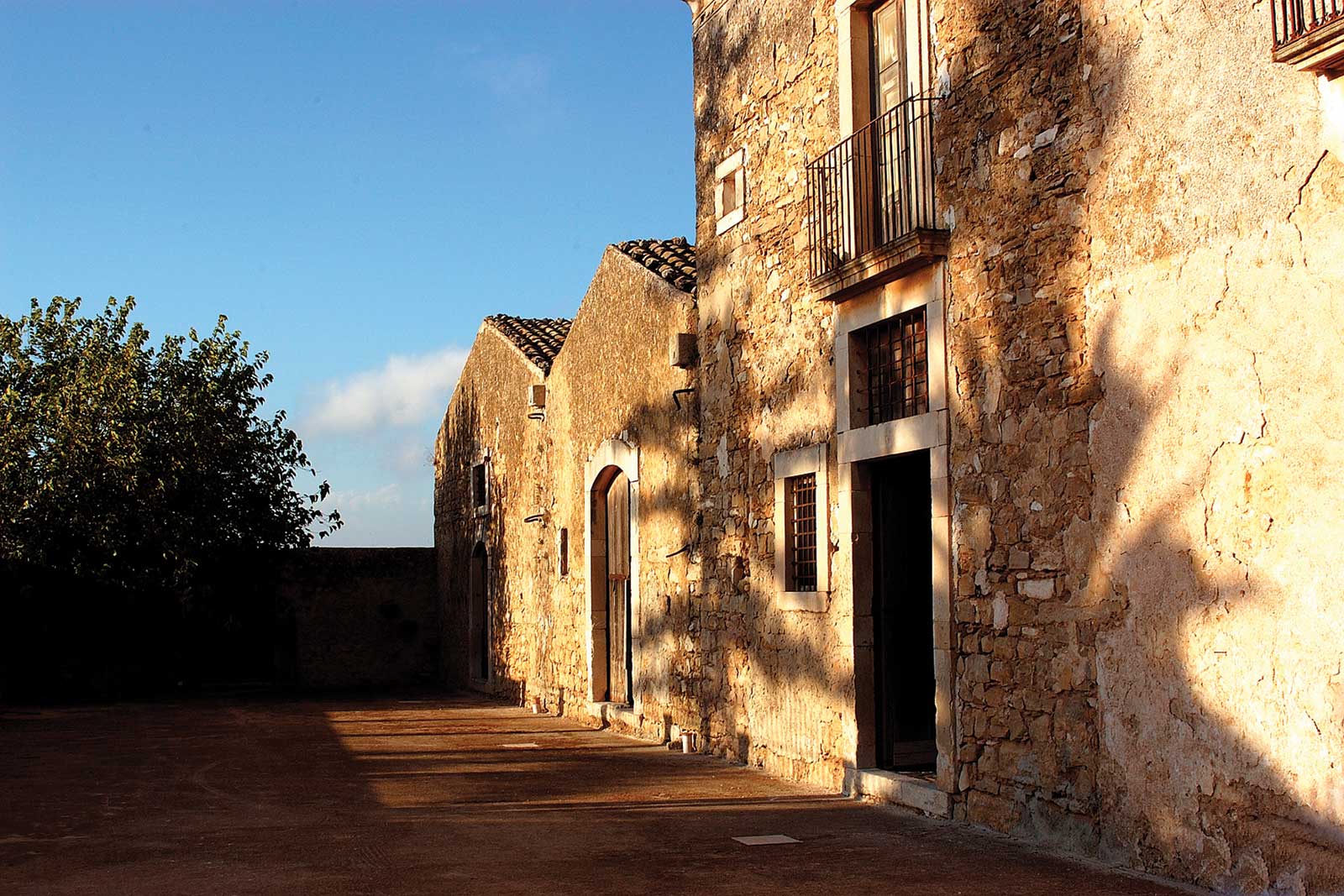 The estate of Feudo di Santa Tresa in Vittoria, Sicily. ©Vias Imports