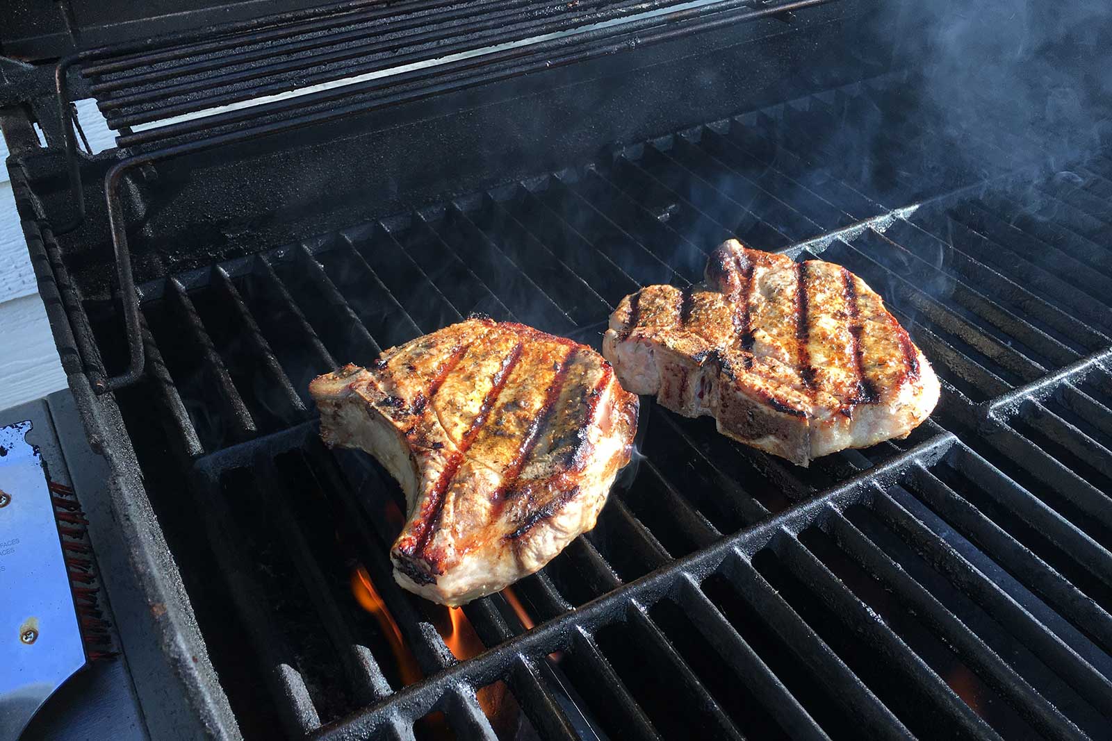 Pork chops on the grill ©Kevin Day / Opening a Bottle