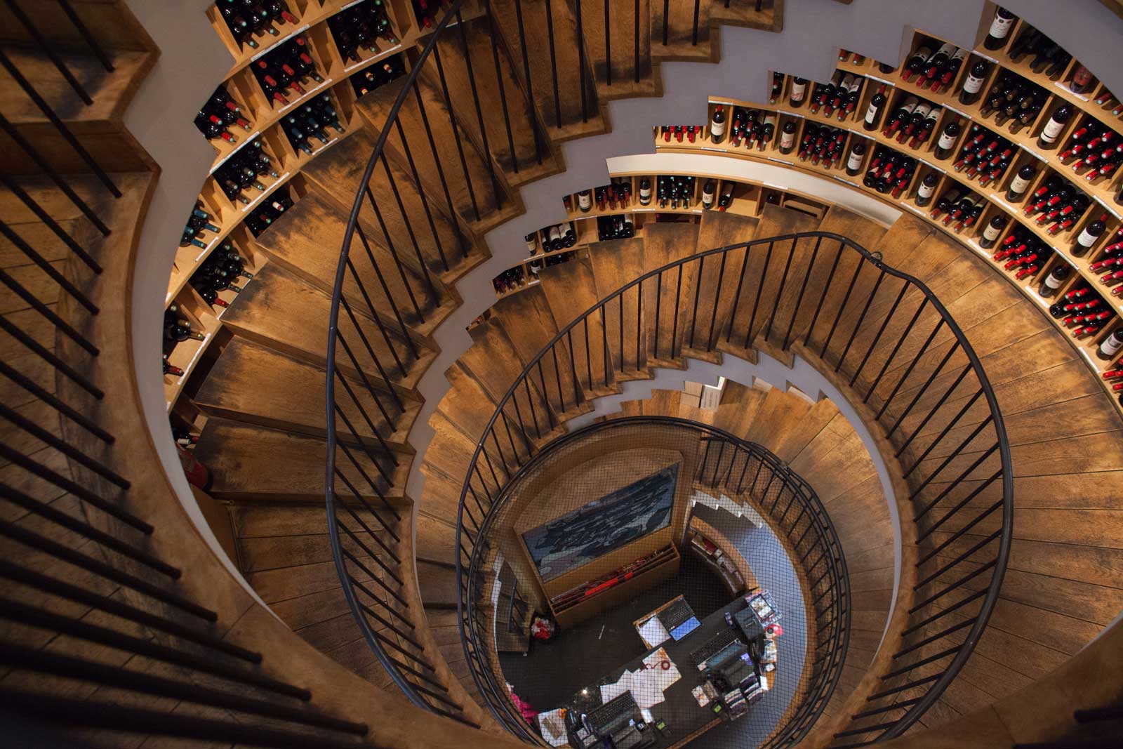 L'Intendant wine shop in Bordeaux, France. ©Kevin Day / Opening a Bottle