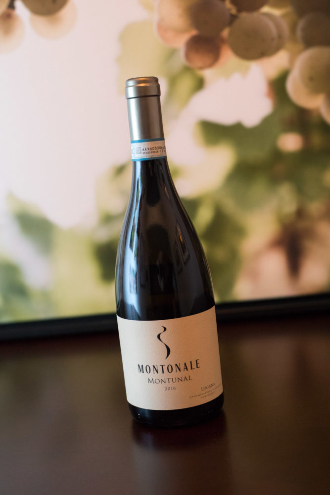 First Taste Guide to Lugana Italian Wines, Turbiana Opening a Bottle