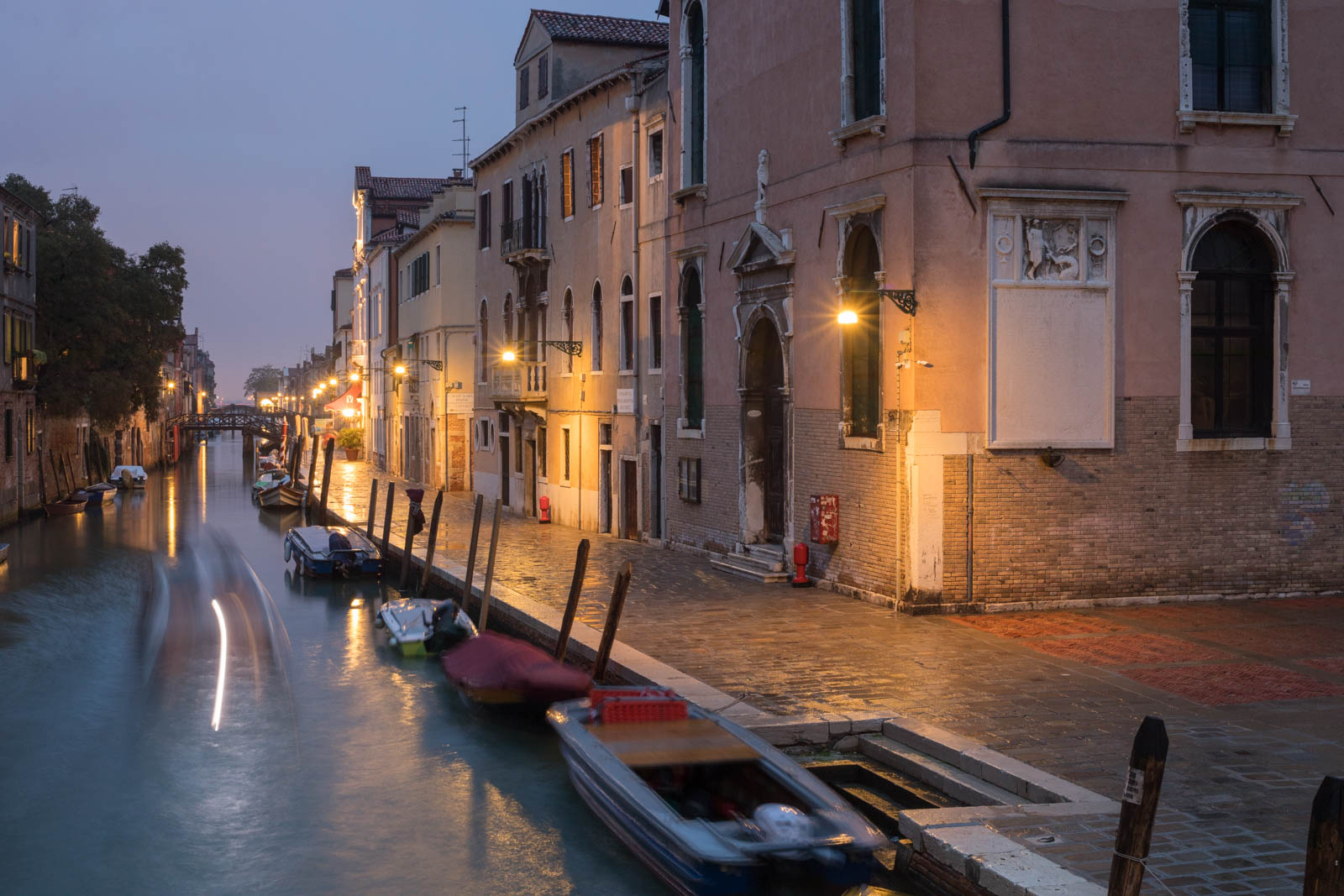 The Cannaregio neighborhood of Venice. ©Kevin Day/Opening a Bottle