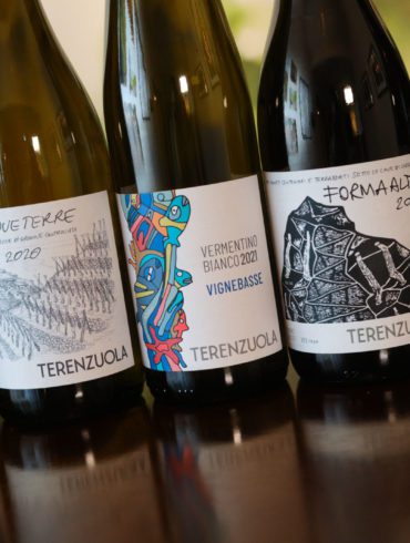 The Wines of Terenzuola ©Kevin Day/Opening a Bottle