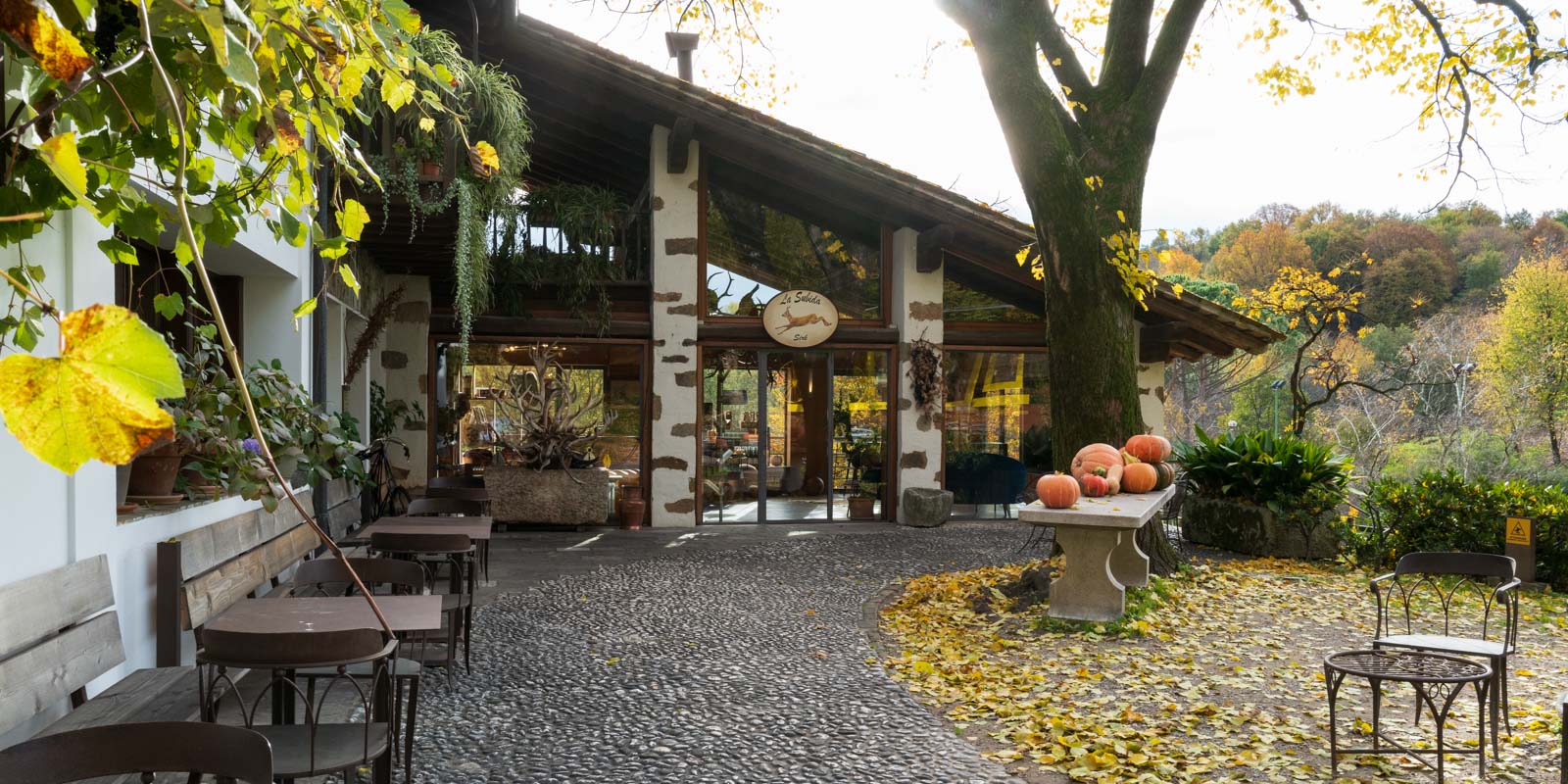 The entrance to La Subida's Trattoria al Cacciatore. ©Kevin Day/Opening a Bottle