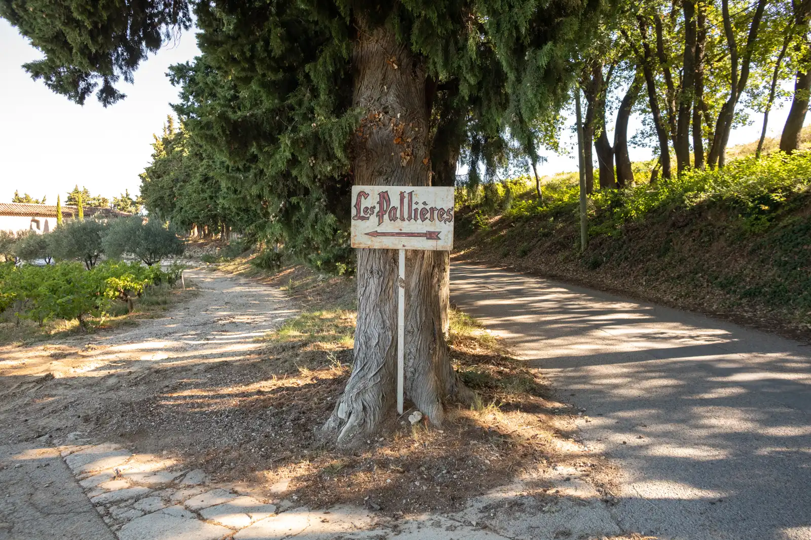 Antique sign to Les Pallières winery in Gigondas, France