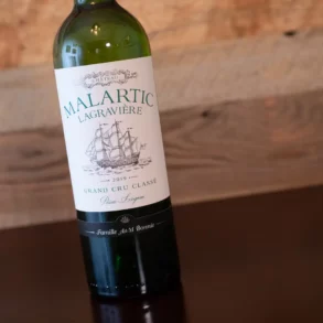Bottle of Château Malartic-Legravière 2019 Pessac-Léognan Grand Cru Classé Blanc