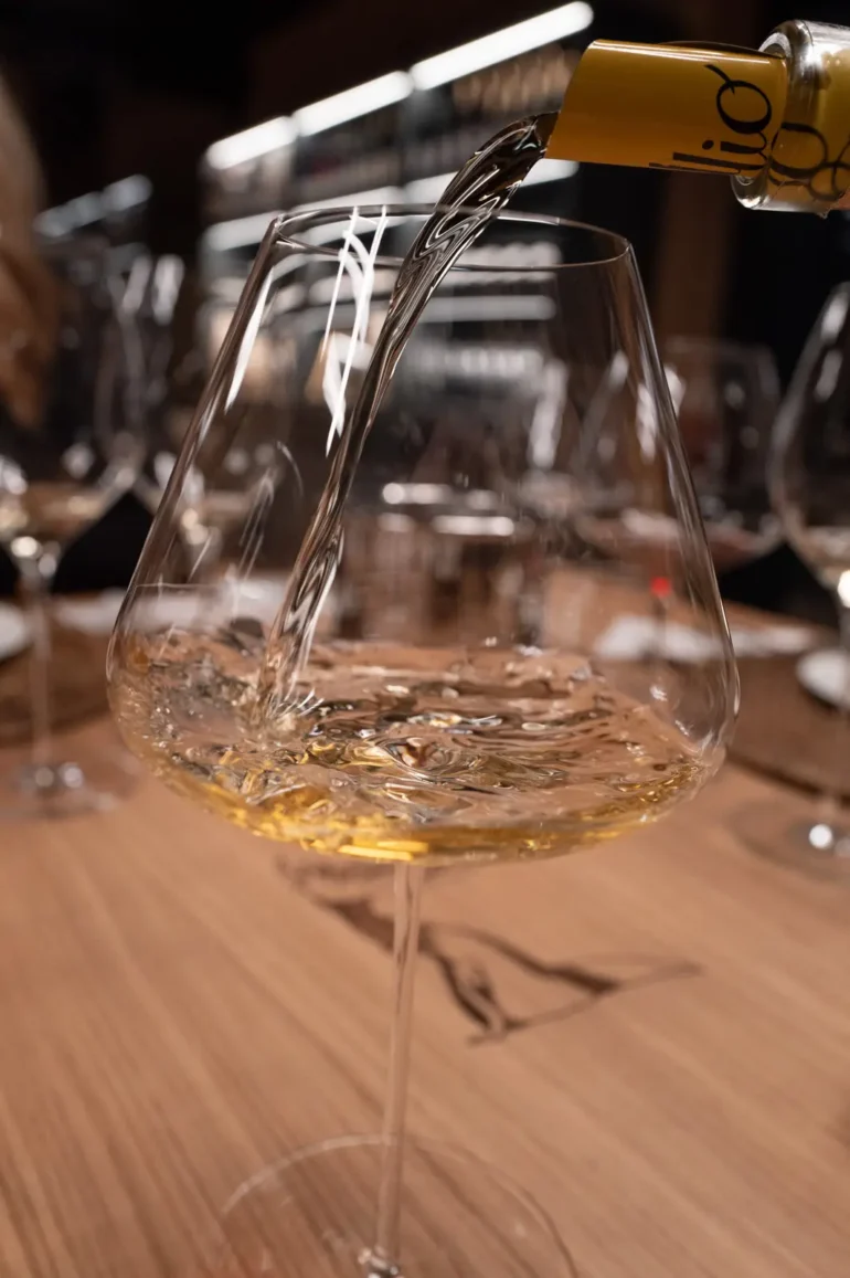 Collio Bianco in the glass.