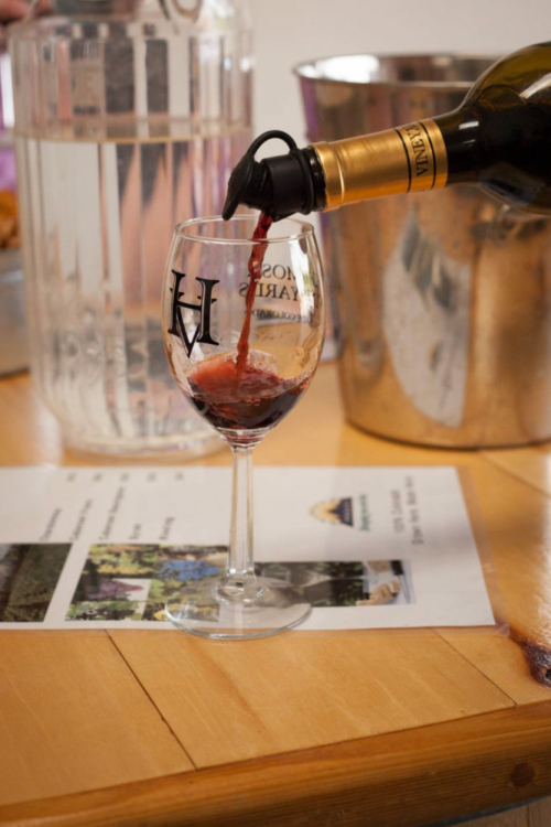 They'll tell you what the wine tastes like before you even raise it to your lips. Ignore them. ©Kevin Day/Opening a Bottle They'll tell you what the wine tastes like before you even raise it to your lips. Ignore them. ©Kevin Day/Opening a Bottle