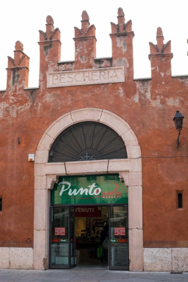 The Punto grocery store in Piazzetta Pescheria is just an ordinary grocery store in an extraordinary building. ©Kevin Day/Opening a Bottle