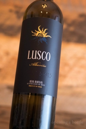 2016 Lusco Albariño Rias Biaxas ©Kevin Day/Opening a Bottle 2016 Lusco Albariño Rias Biaxas ©Kevin Day/Opening a Bottle