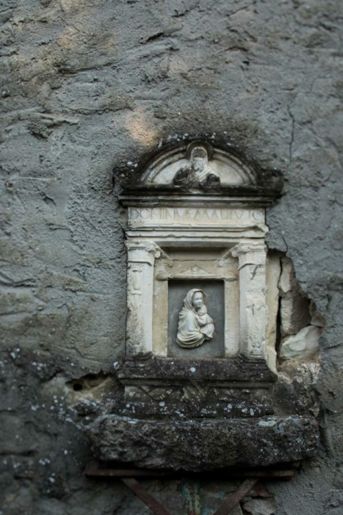A shrine near the vineyard, Colli Euganei, Italy. ©Kevin Day/Opening a Bottle A shrine near the vineyard, Colli Euganei, Italy. ©Kevin Day/Opening a Bottle