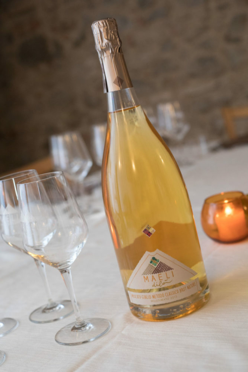 2015 Maeli Moscato Giallo Metodo Classico Brut Nature ©Kevin Day/Opening a Bottle 2015 Maeli Moscato Giallo Metodo Classico Brut Nature ©Kevin Day/Opening a Bottle