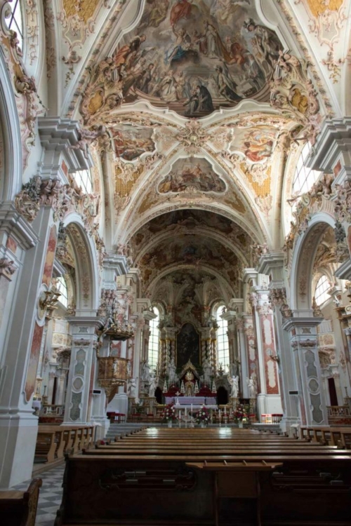 The Rococo interior of the Stiftskirche. ©Kevin Day/Opening a Bottle