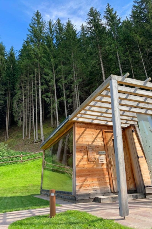 The Ferrari Dry Sauna takes in sublime views of the Dolomites and has ... something to do with Trentodoc. ©Kevin Day/Opening a Bottle