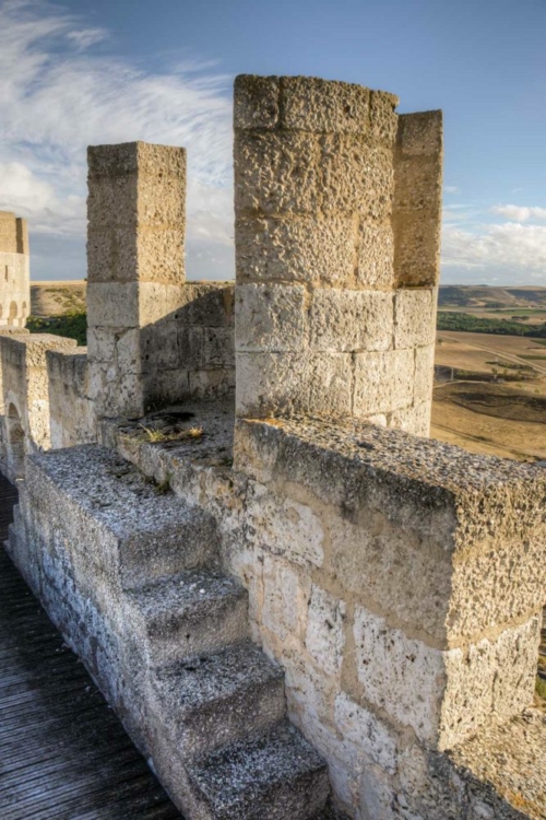 The Peñafiels Castle lies in the heart of Ribera del Duero.